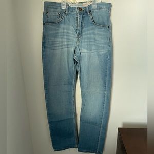 MENS LIGHT WASH LEVI JEANS